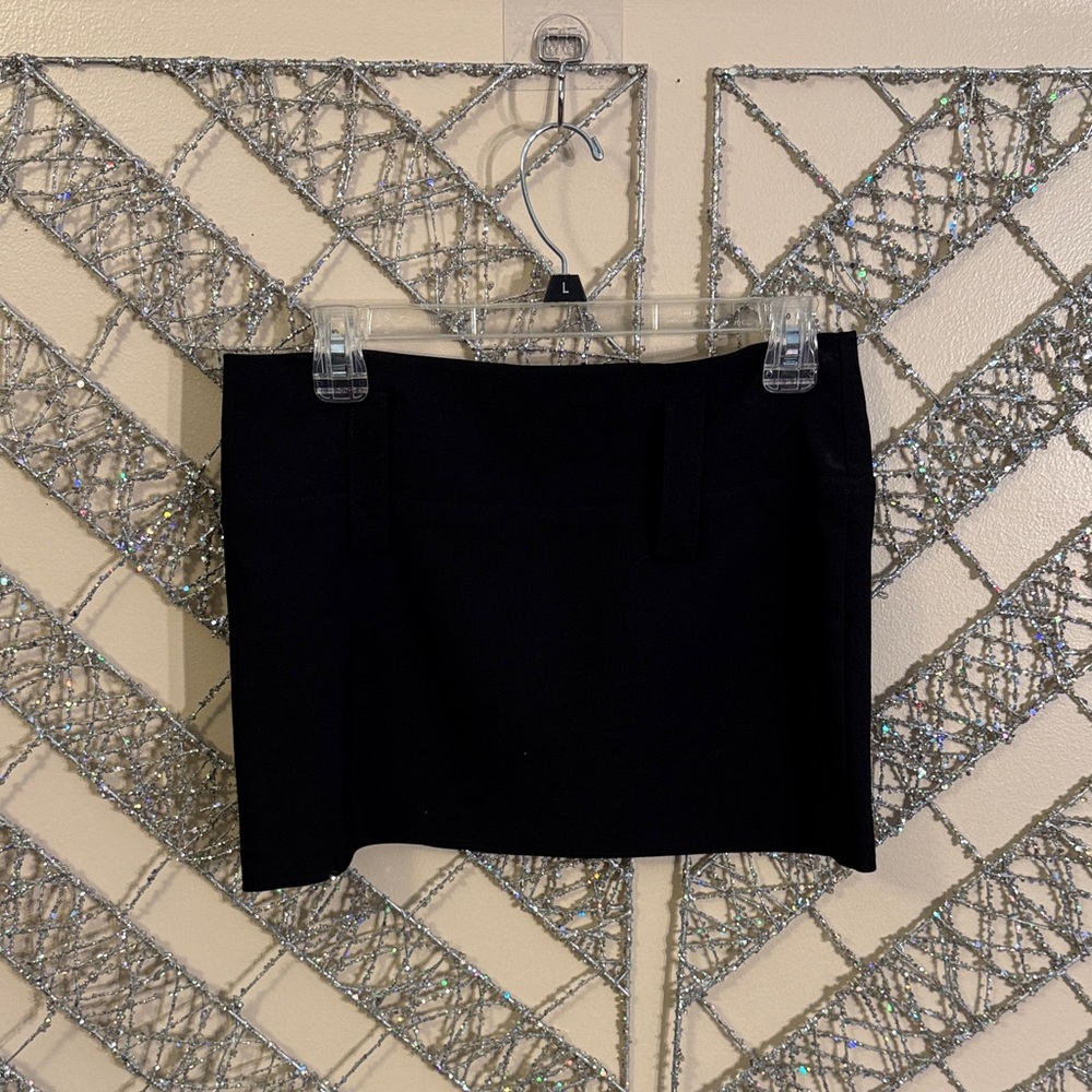Chic Black Mini Skirt